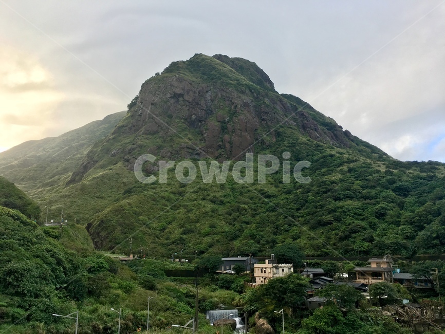 산,바위산,산마을,mountain,rockymountain,자연,풍경,nature,landscape,outdoors,옥외,hill,언덕