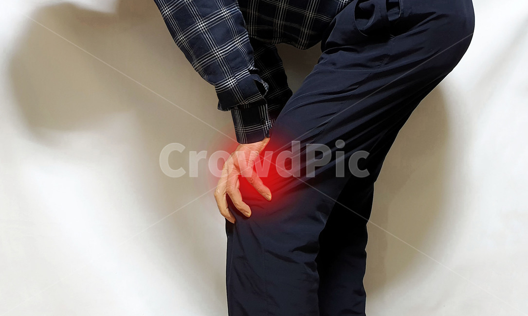 무릅,무릅통증,아픔,관절,질환,고통,치료,퇴행성질환,통증,의료,남자,질병,건강,정형외과,남성,건강보험,의료보험,아빠,아버지,건강관리,헬스케어,헬스웨어,병원,human,person,man,healthware,healthcare,medical,hospital,clinic,건강,헬스웨어,헬스케어,healthware,health care,의료,의학,병원,medical,hospital,clinic
