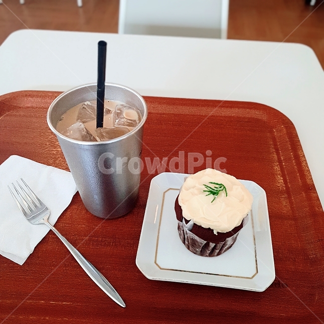 커피,카페,바닐라라떼,초코머핀,포크