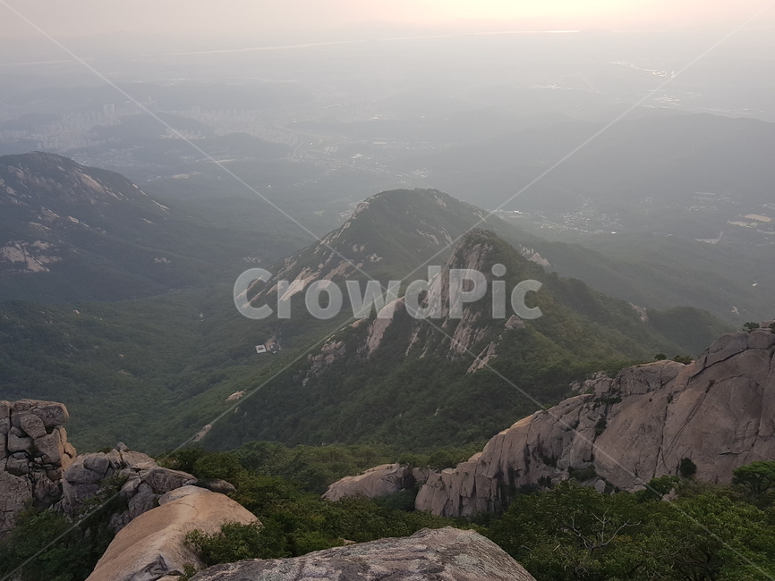 북한산정상,시내전경,북한산,등산,북한산전경,산,mountain,100대명산,국립공원,자연,자연경관,koreanaturelandscape,자연,풍경,nature,landscape,한국자연풍경,한국자연경관,korea nature landscape,outdoors,옥외,mountain range,산맥
