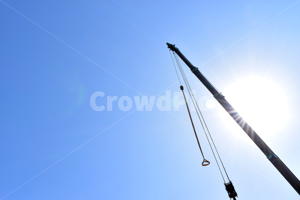 constructioncrane,건설크레인,크레인,파란하늘,높이,공사,construction,work,crane,industry,기계,건설,건축,장비,작업,상승적인,수직적인,눈부신,햇빛,산업,industry,industrial,건설업,건축업,construction industry