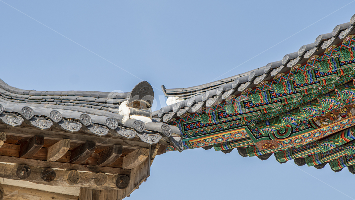 화엄사,지붕,사찰,기와,풍경,한국의미,한국,건축양식,건축,불교,한국전통,한국문화,korean traditional,korean culture,건축물,건물외관,exterior,building,structure,architecture,construction