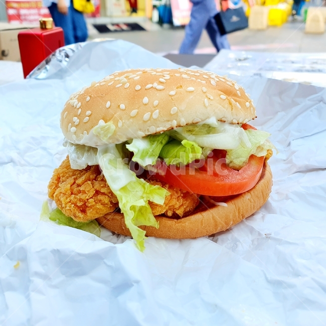 맥도날드햄버거,햄버거,상하이스파이스버거,맥날,맥도날드,음식,식재료,요리,food,cook,meal,dishes,food reserves,양식,서양음식,서양요리,western food,western dishes,western meal,western cook