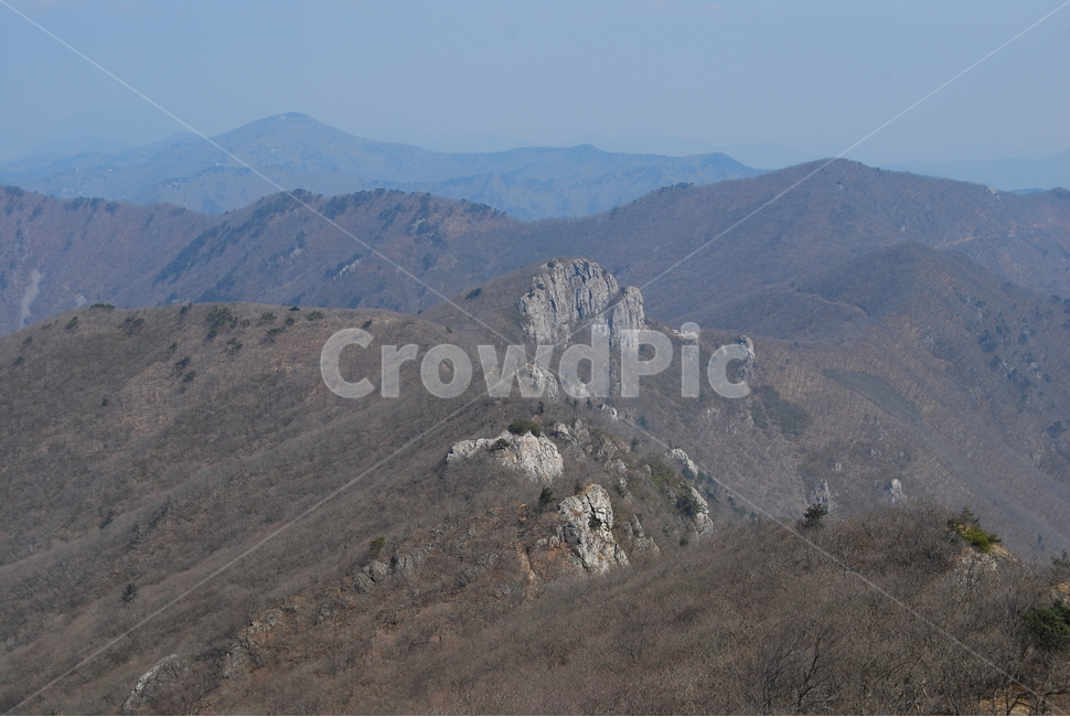 산,mountain,휴양림,하늘,sky,자연,풍경,nature,landscape,한국자연풍경,한국자연경관,korea nature landscape,outdoors,옥외,mountain range,산맥,slope,경사,hill,언덕