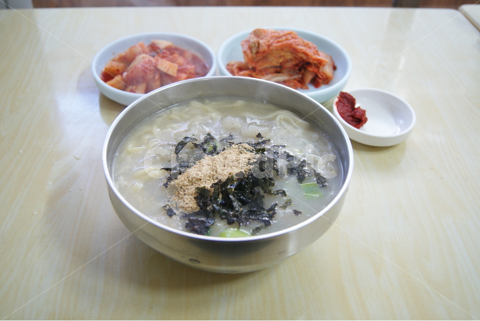 옹심이칼국수,옹심이,칼국수,강릉옹심이,강릉,강릉포남옹심이,음식,식재료,요리,food,cook,meal,dishes,food reserves