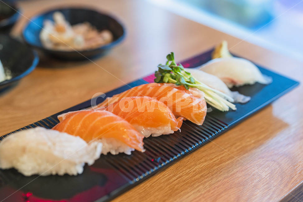 음식,초밥,스시,회,요리,일식,일본요리,dishes,접시,플레이팅,연어,무순,흰살생선,밥,맛있는,음식,식재료,요리,food,cook,meal,dishes,food reserves,일식,일본음식,일본요리,Japanese food,Japanese dishes,Japanese meal,Japanese cook