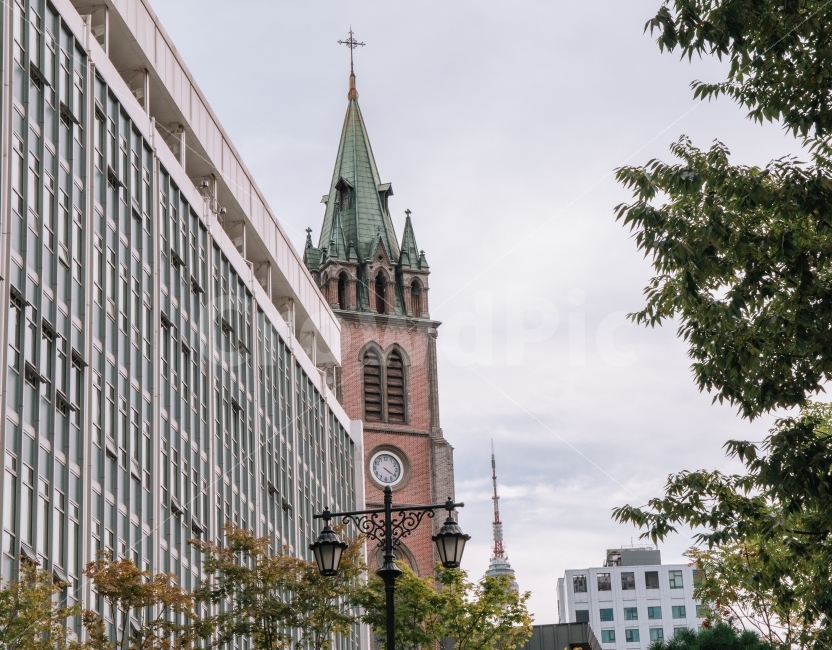 성당,시계,하늘,구름,건축,church,가을하늘,가을,풍경,도시,풍경,city,landscape,종교,신앙,religion,belief,faith,건축물,건물외관,exterior,building,structure,architecture,construction,tower,탑,건물,clock tower,시계탑