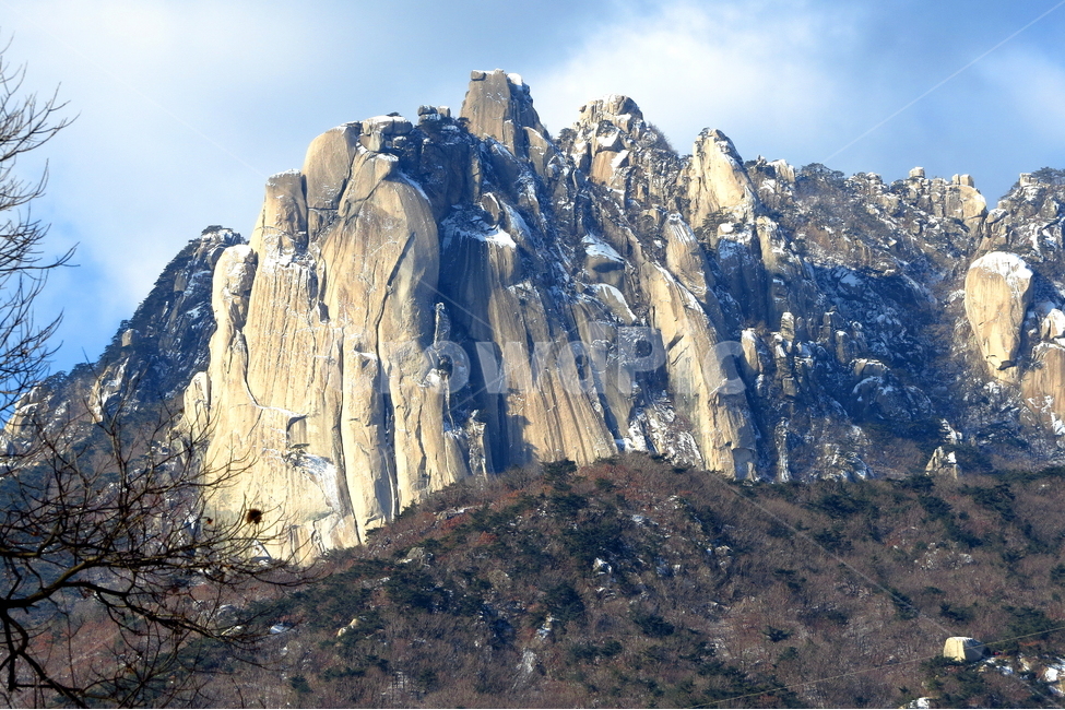 자연,산,풍경,하늘,그름,겨울,계절,winter,season,자연,풍경,nature,landscape,한국자연풍경,한국자연경관,korea nature landscape,outdoors,옥외,cliff,낭떠러지,mountain