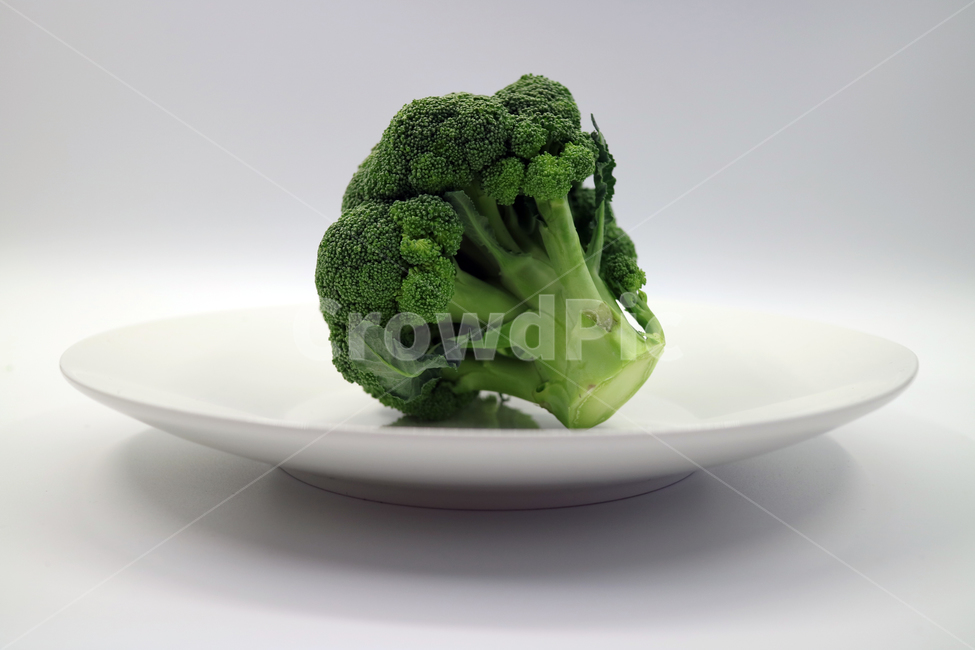 브로콜리,야채,채소,음식,누끼,식품,식재료,샐러드,건강,웰빙,다이어트,초록,유기농,바이오,수확,농산물,싱싱한,신선한,접시,건강,헬스웨어,헬스케어,healthware,health care,음식,식재료,요리,food,cook,meal,dishes,food reserves,채소,야채,vegetables