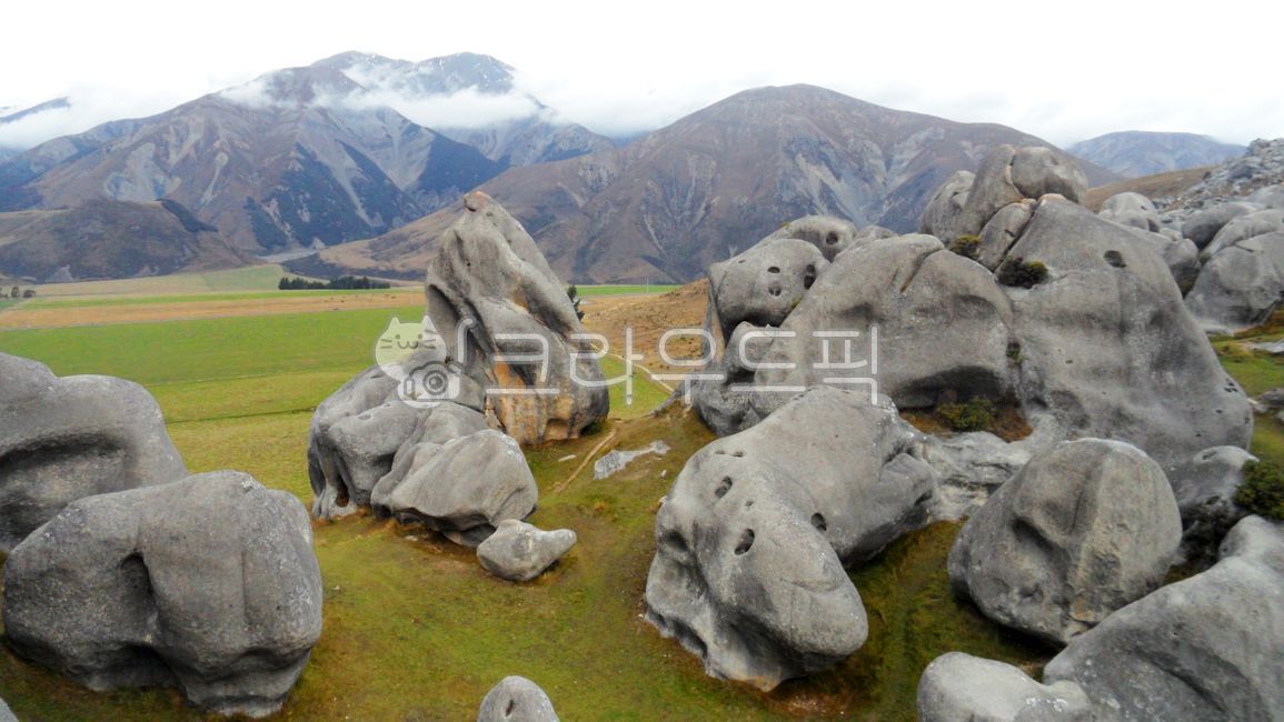 뉴질랜드,이색적인,바위,자연풍경,배경,잔디,산,언덕,자연,경치,옥외,고원,골짜기,산맥,산책로,산악지형,풍경,남섬,해외,외국,세계,세계자연풍경,해외자연풍경,외국자연풍경,캐슬힐,newzealand,exotic,rocks,naturallandscape,background,grass,mountain,hill,nature,landscape,outdoors,plateau,valley,mountainrange,promenade,mountainouslandforms,scenery,southisland,overseas,foreigncountries,world,naturalworldlandscape,overseasnaturelandscape,foreignnaturalscenery,castlehill