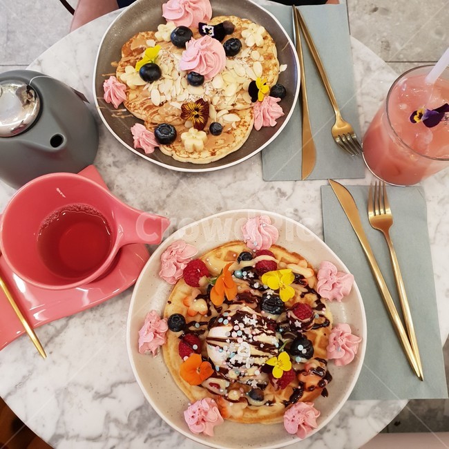 티파티,팬케익,와플,애프터눈티,핑크,afternoontea,tea,waffle,pancake,pink,음식,식재료,요리,food,cook,meal,dishes,food reserves,디저트,간식,후식,dessert,snack