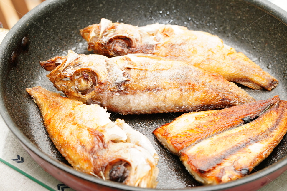 생선,반찬,안주,먹거리,음식,푸드,fish,구이,요리,후라이팬,식사,food,집밥,수산물,해산물,fishery products,seafood