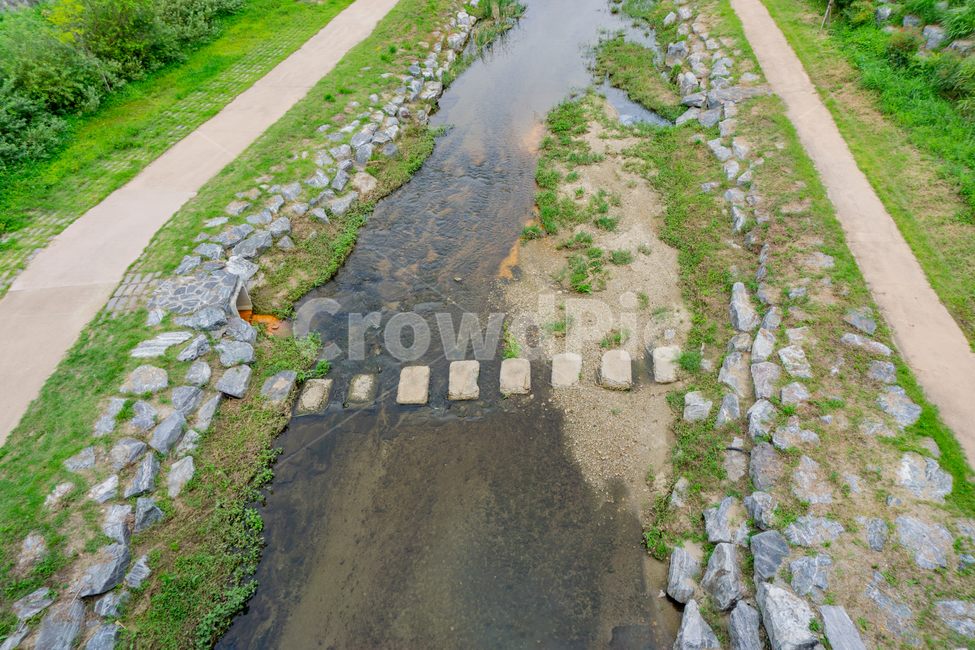 제민천,공주,공산성,개천,개울,도랑,시내,brook,stream,creek,smallstream,ditch,bogue,흐린날씨,여름,자연,풍경,nature,landscape,flagstone,판석,path,통로,walkway,보도