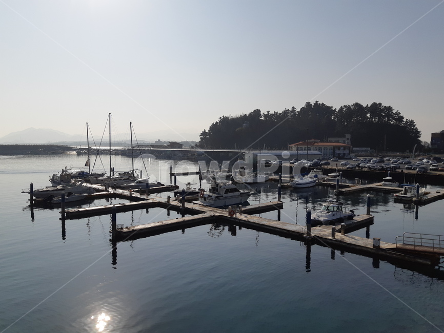water,물,waterfront,워터프론트,port,포트,pier,교각,dock,독,marina,마리나,항구,부두,부둣가,부두가,바다,바닷가,배,정박,바다풍경,자연풍경,해안가,해안풍경