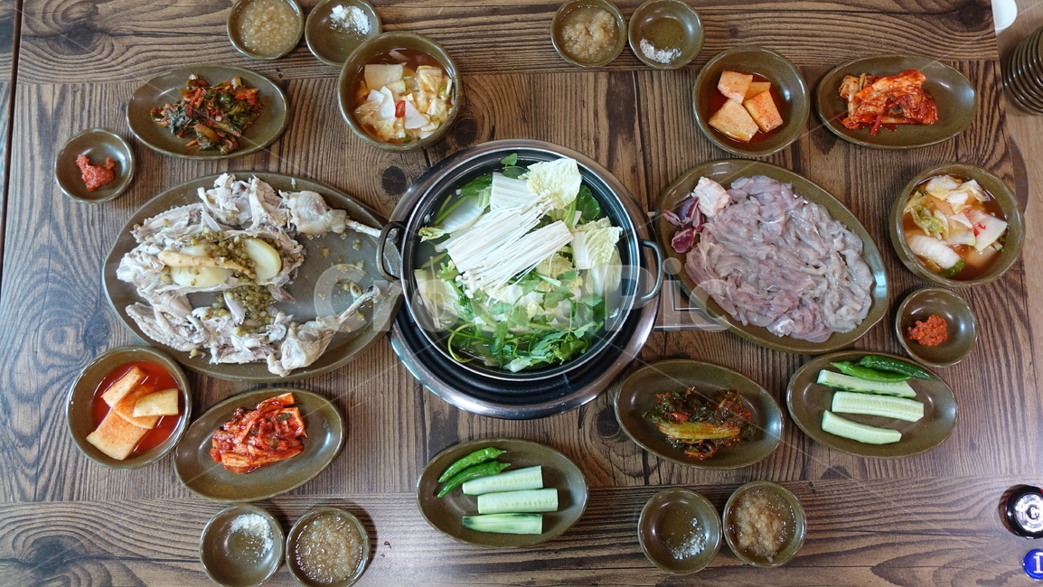 음식,제주도음식,한국음식,식사,dish,meal,food,koreanfood,jejuisland,한정식,반찬,sidedishes,닭모듬,세트,한상차림,한식