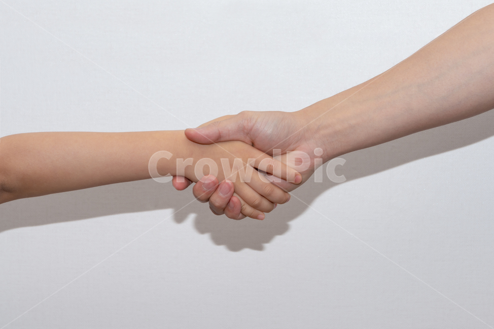 핸드모션,소스,손동작,손가락,피부,신체,팔목,손등,손목,손바닥,누끼,왼손,오른손,핸드,인물,모양,악수,남자,아이,어린이,남성,합의,화해,감사,친애,제휴,성공,안부,비즈니스,사업,금융,사랑,가족,아들,아빠,동반,동반성장,성장,동반자,파트너,투자,hand,손,person,사람,human,인간,사람,인물,인간,human,person,신체일부,몸,body