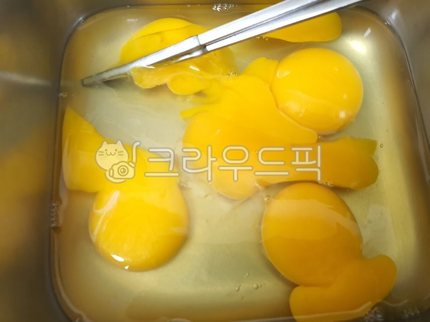 food,음식,계란,계란노란자,계란흰자,젓가락,그릇