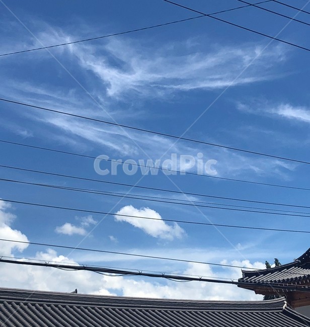 cable,케이블,구름,cloud,한옥,지붕,풍경,하늘,sky,blue,파란하늘,예쁜풍경,자연,nature