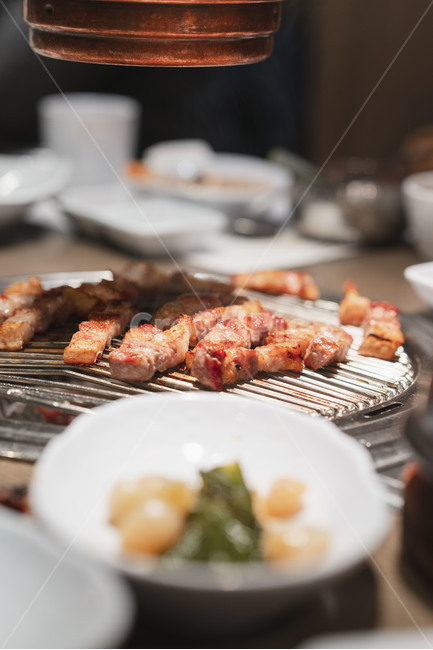 삼겹살,오겹살,고기,구이,식사,바베큐,육류,철판,meat,화로,숯불,고기집,익은,요리,음식,식당,굽다,돼지고기,음식,식재료,요리,food,cook,meal,dishes,food reserves,육류,고기,meat,감성,sensible,feeling