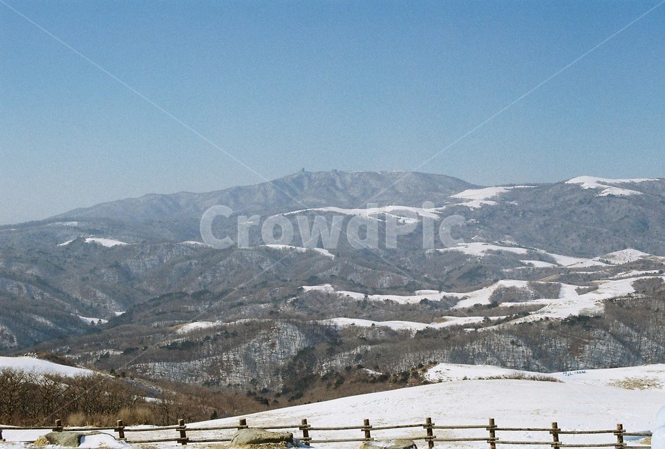햇빛,필카,눈,필름카메라,뉴트로,레트로,nature,자연,outdoors,옥외,산,mountain,산맥,mountainrange,겨울,계절,winter,season,자연,풍경,nature,landscape