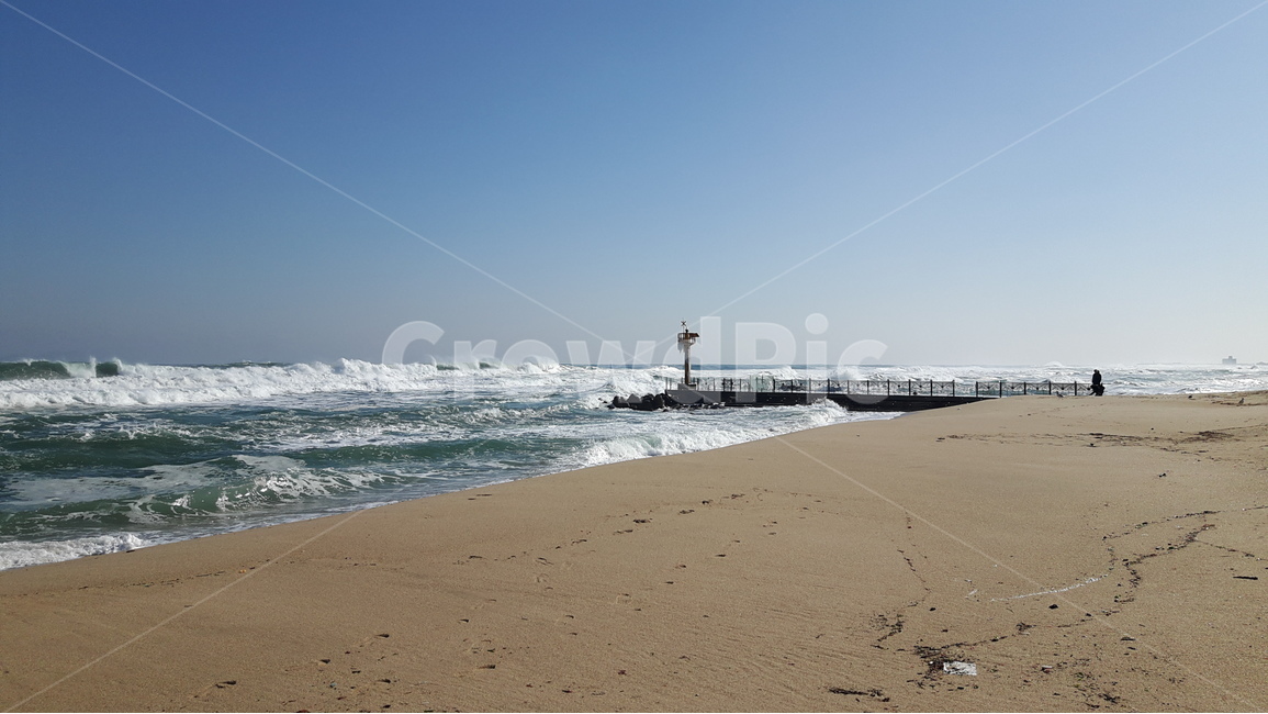 겨울바다,강릉,바다,파도,커플,자연,풍경,nature,landscape,한국자연풍경,한국자연경관,korea nature landscape,해변,바다,beach,sea,water,물,ocean,대양,outdoors,옥외
