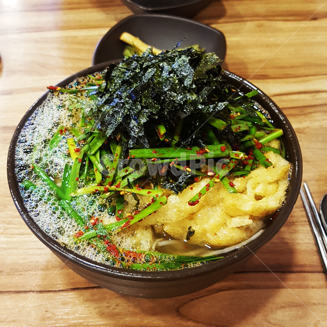 국수,부추,고추가루,식당,음식,boiling,food,leek,powderedredpepper,restaurant,음식,식재료,요리,food,cook,meal,dishes,food reserves