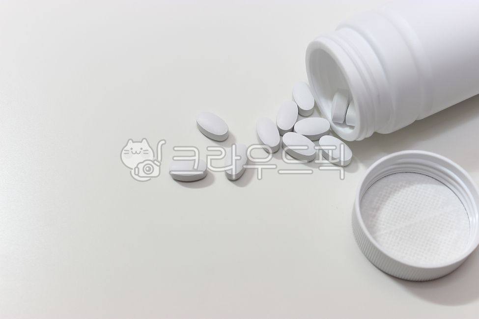 Prescription,capsule,covid,painkiller,cold,pill,drug,healthcare,medicine cabinet,fentanyl,Intake,hospital,oral contraceptive pill,process,pain,Lid,Oral administration,Corona Mutant Virus,health,medication,remedy,restorative medicine,vitamin,covid19,Menstr