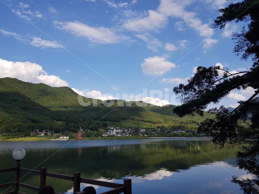 산,구름,못,물,공원,호수,다리,계곡,하늘,파란하늘,자연,옥회