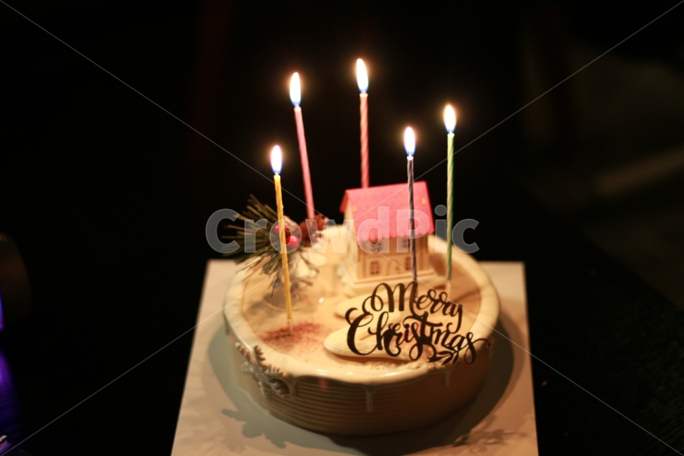 성탄절,케이크,디저트,기념일,cake,cook,초,촛불,기념일,축하,anniversary,congratulation,celebrate,celebration,메리크리스마스,성탄절,merry christmas,음식,식재료,요리,food,cook,meal,dishes,food reserves,빵,bread