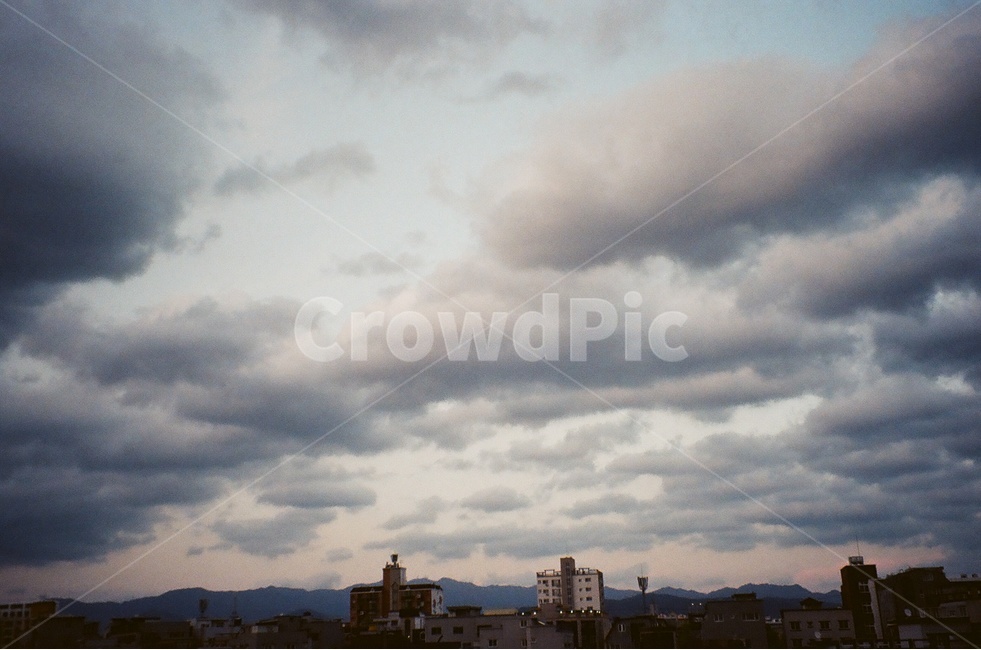 구름,하늘,마을,동네,필름카메라,마을전경,건물,도시,풍경,city,landscape,nature,자연,weather,날씨,cloud,sky,cumulus,적운,outdoors,옥외