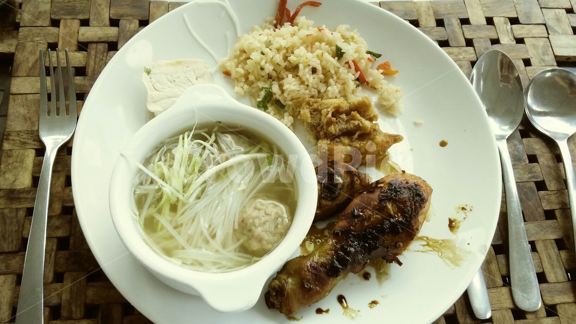 foreign food,Park So,overseas food,local food,Foreign breakfast,Unusual foreign food,Nasi Goreng,fried rice,chicken leg