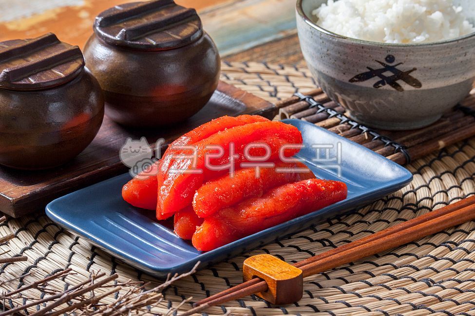 jar props,egg,porcelain,chopsticks,side dish,rice thief,Pollack roe titgal,folklore,bamboo stand,Traditional food,plate holder,jar,delicacy,air rice,bamboo,traditional food,support,seafood dishes,Korean tradition,seasoning,Welts,local food,wooden chopstic