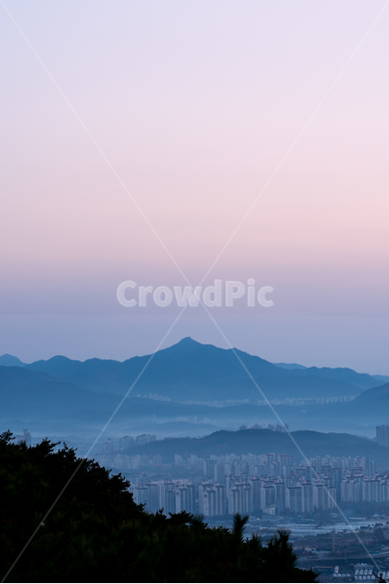 일출,sky,landscape,배경화면,산,하늘,건물,도시,풍경,city,landscape,한국도시풍경,한국도시경관,korea cityscape,색깔,색상,색채,색감,color sense,color sensitivity,feeling of color,mountain range,산맥,outdoors,옥외,nature,자연,mountain