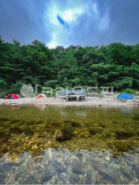 tent,camping,shelter,woodland,valley camping,vegetation,soil,building,summer,sea,rock,small forest,Beach,Coast,Camping,architecture,coastline,nature,tree,water,coast,grove,outdoors,ocean,Valley backpacking,beach,shoreline,wilderness,backpacking,rainforest