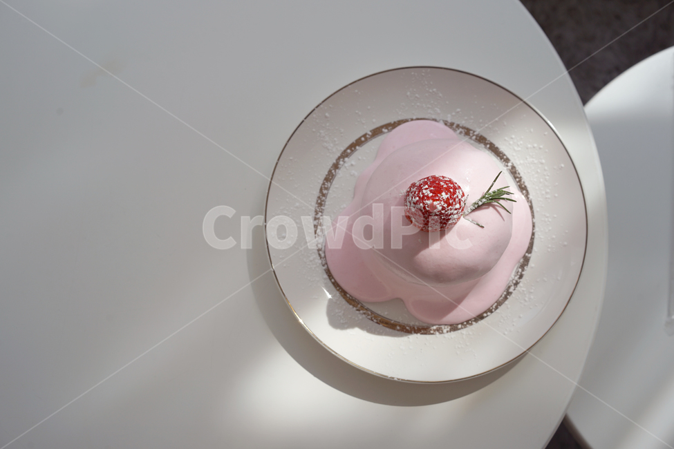 딸기,딸기케이크,핑크,디저트,카페,스트로베리,딸기케익,딸기디저트,음식,식재료,요리,food,cook,meal,dishes,food reserves,디저트,간식,후식,dessert,snack,감성,sensible,feeling