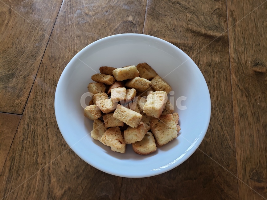 크루통,과자,샐러드랑같이먹는과자,음식,네모과자