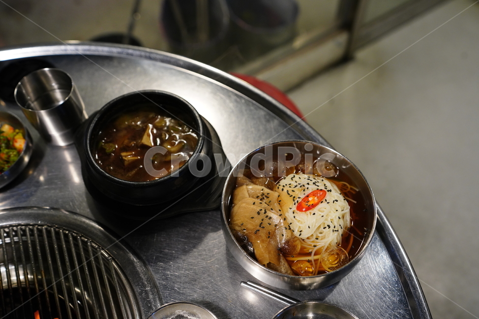 meal,식사,food,음식,국수,먹거리,면,테이블,뚝배기,음식,식재료,요리,food,cook,meal,dishes,food reserves