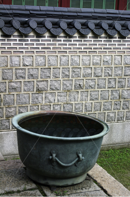 담장,드므,전통,창덕궁,고궁,traditional,한국전통,한국문화,korean traditional,korean culture,사물,물건,오브젝트,thing,object,matter