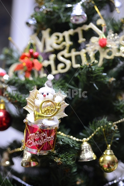 크리스마스,트리,장식,구슬,Christmas,ball,decoration,성탄절,겨울,계절,winter,season,기념일,축하,anniversary,congratulation,celebrate,celebration,메리크리스마스,성탄절,merry christmas,사물,물건,오브젝트,thing,object,matter