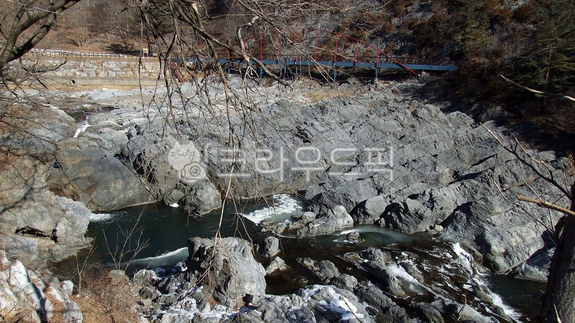Natural Monument No 147,bed,,bottom landform,natural,nature,Toorunae,palaeozoic,monument,Gangwondo,Paleozoic strata,No 147,national geopark,geopark,Taebaek,geological attractions,phrase,147,natural monument,Gangwon Paleozoic National Geopark,Hwang Jicheon