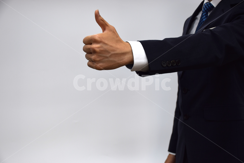 사업,사업가,관계,영업,비지니스,비즈니스,손,손모양,정장,자세,사장,사장님,협동,인사,거래,협력,직업,신입,상사,사원,넥타이,신뢰,사람,인물,인간,human,person,손,제스처,표시,손짓,표현,gesture,hand,sign,expression,남성,남자,man,male,감정표현,기분,feeling,emotion,비즈니스,사업,business,service,work