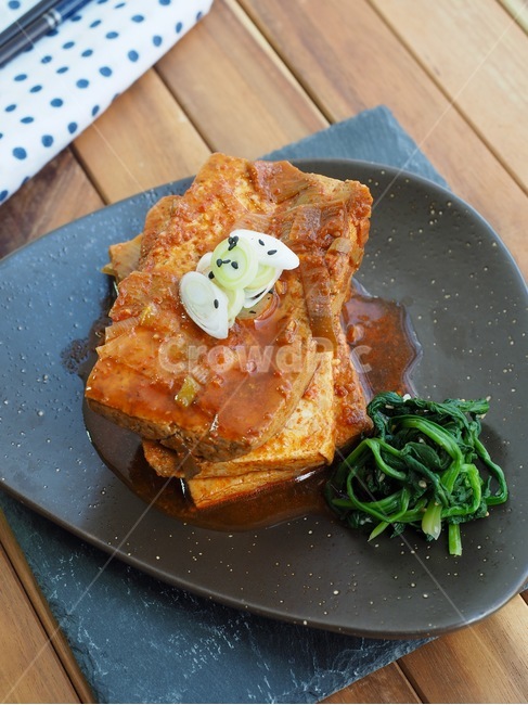 두부,두부요리,두부간장조림,파,한국음식,식품,한식,한국문화,음식,한국,배경,음식문화,웰빙,문화,아시아,아시아음식,접시,전통,tofu,tofusoysauce,wave,koreanfood,korean,koreanculture,food,korea,backgrounds,wellbeing,culture,asia,asianfood,dish,tradition,한국전통,koreantradition,음식,식재료,요리,food,cook,meal,dishes,food reserves,한식,한국음식,한국요리,korean food,korean dishes,korean meal,korean cook