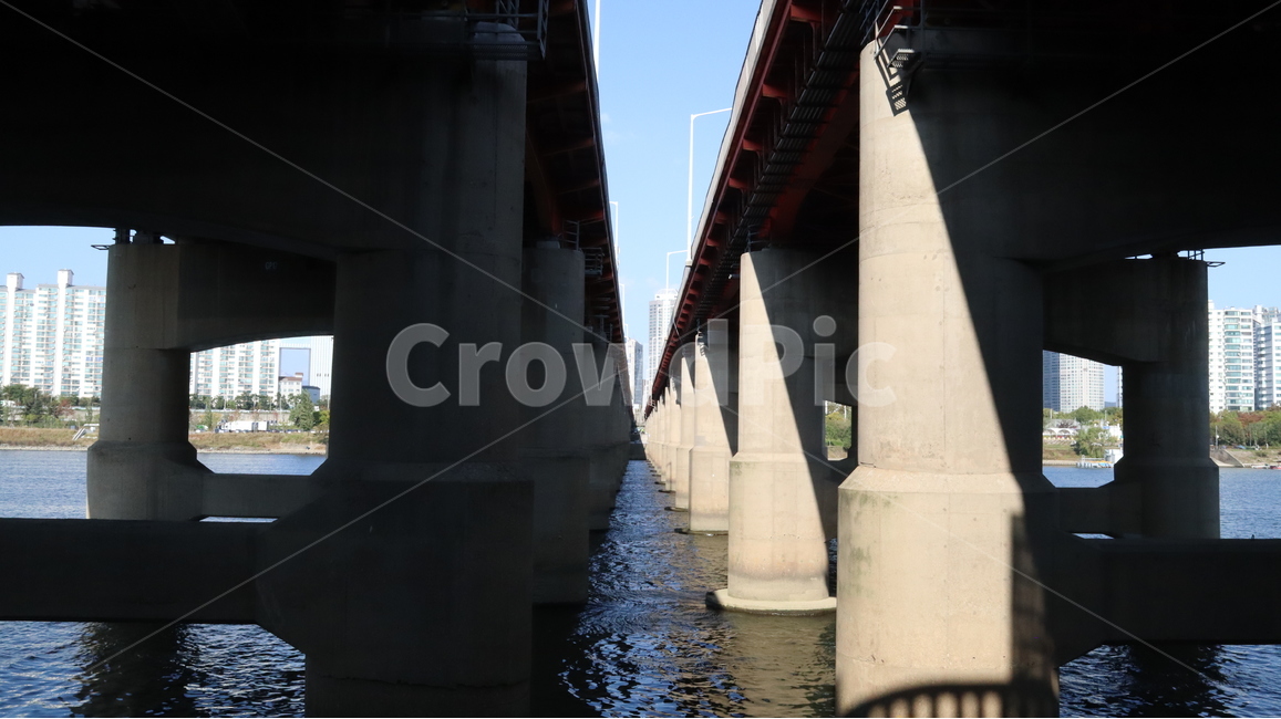 한강대교,한강,서울,다리,그림자,빛,water,waterfront,물,워터프론트,소실점,건축물,건물외관,exterior,building,structure,architecture,construction