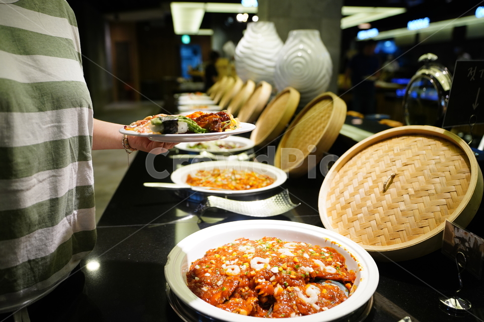 음식,먹거리,푸드,food,식사,뷔페,사람,인물,인간,human,person,신체일부,몸,body,음식,식재료,요리,food,cook,meal,dishes,food reserves