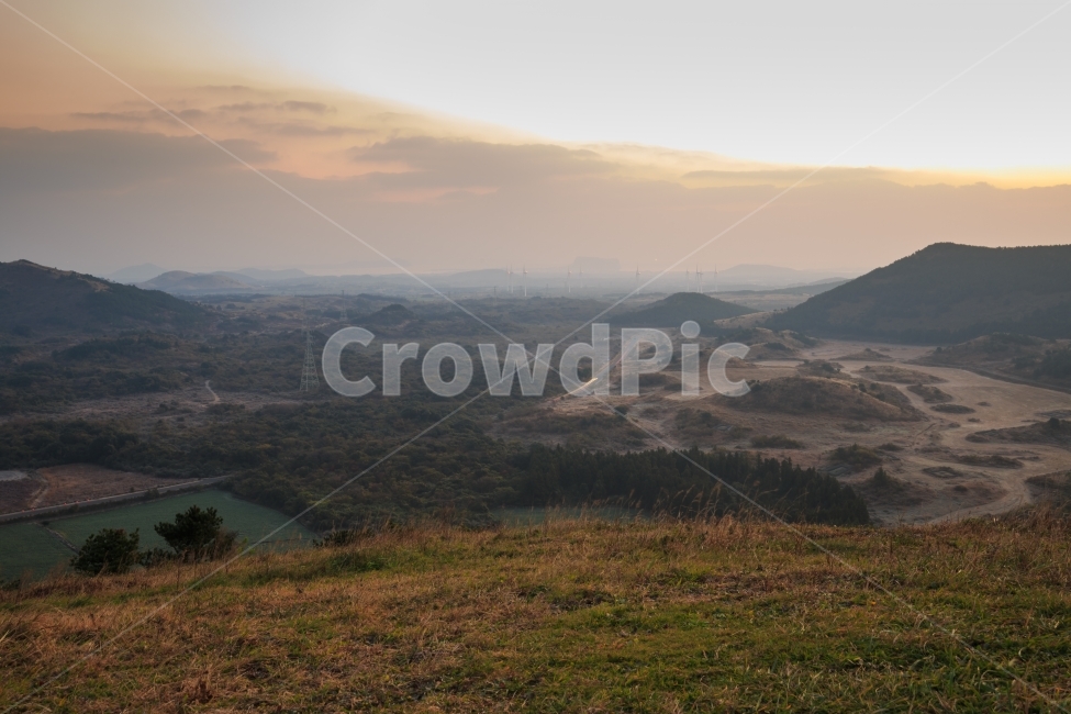sunshine,cannon,canon,spring,cloud,Reed,Udo Island,Jeju travel,golden,sight,Work,Jeju sunrise,sky,Seongsan Sunrise Peak,Jeju reeds,Jeju sky,Baekyak Oreum,nice photo,ocean,autumn,pylon,Saebyeol,landscape photography,sunrise,Jeju,Silver grass,winter,soil,su