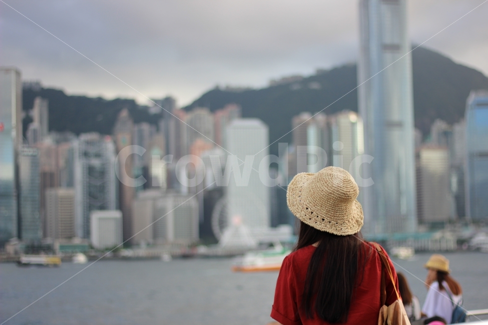 홍콩,여행,신기함,감정,표현,감정표현,사람,뒷모습,여행사진,감성,hongkong,travel,tour,trip,people,back,feeling,emotion,expression,도시,풍경,city,landscape,사람,인물,인간,human,person,여성,여자,woman,female,lady,감정표현,기분,feeling,emotion,고독함,외로움,쓸쓸함,우울함,슬픔,lonely,solitary,clothing,의류,apparel,의복,hat,모자