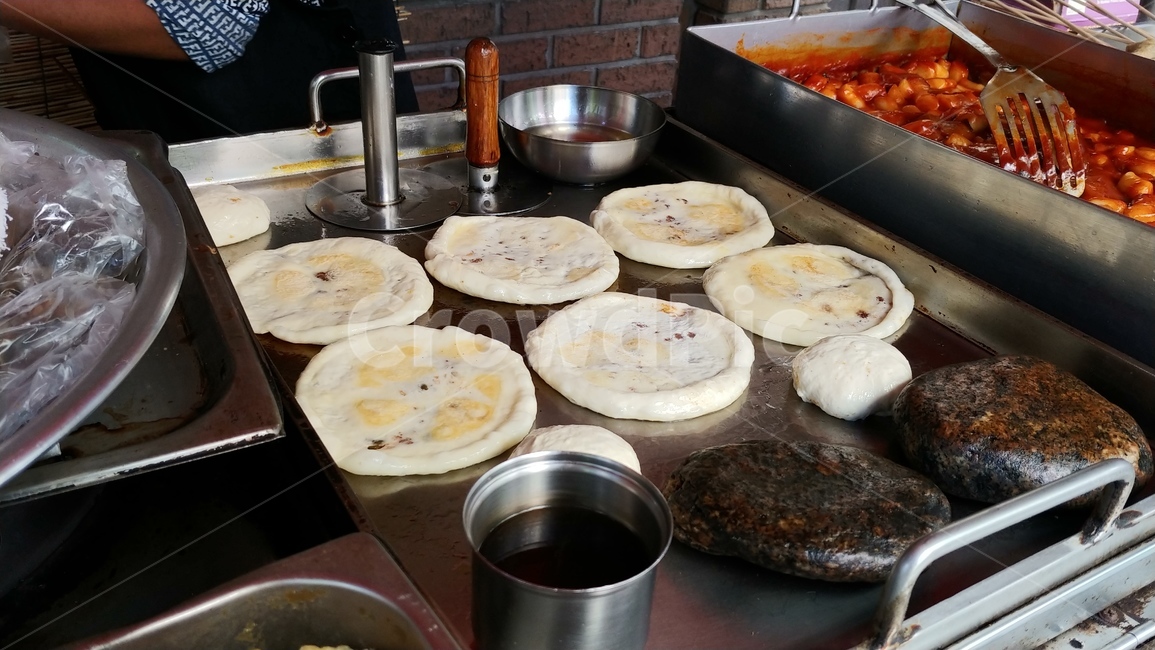 호떡,분식,길거리음식,스트릿푸드,koreanstreetfood,hotteok,pancake,dessert,snack,간식,포장마차,떡볶이,음식,음식,식재료,요리,food,cook,meal,dishes,food reserves,디저트,간식,후식,dessert,snack
