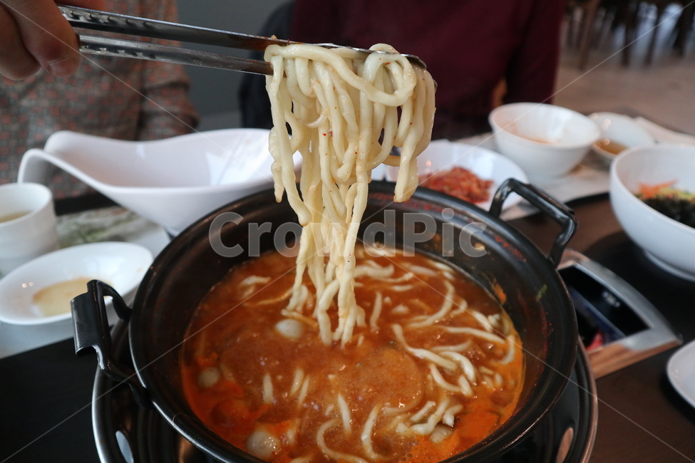 전골,찌개,고추장찌개,전골식당,칼국수,면사리,음식,식재료,요리,food,cook,meal,dishes,food reserves,한식,한국음식,한국요리,korean food,korean dishes,korean meal,korean cook