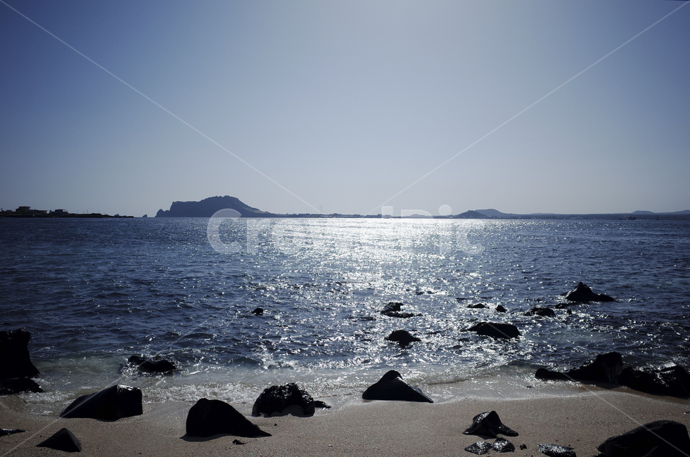 바다,해변,물,하늘,햇빛,sea,beach,ocean,자연,nature,water,shoreline,해안선,light,sun,sunlight,sunrise,sunset,돌,stone,자연,풍경,nature,landscape