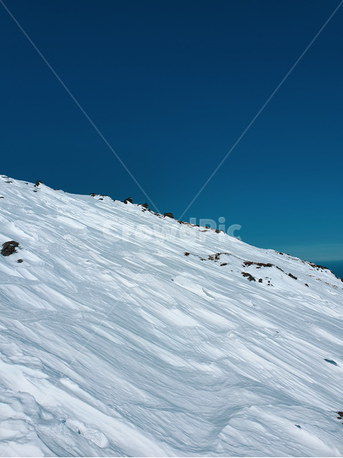 눈,snow,slope,경사,nature,자연,outdoors,옥외,piste,피스트,하늘,sky,azuresky,blue,white,bluesky,mountain,산,겨울,계절,winter,season